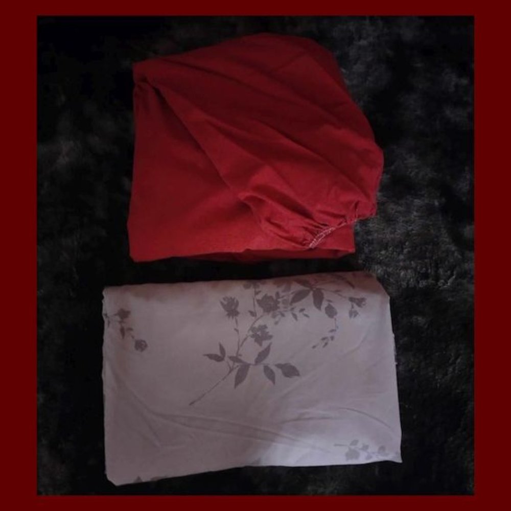 Full / Queen Red Cotton Polyester fitted sheet & bonus floral purple flat sheet
